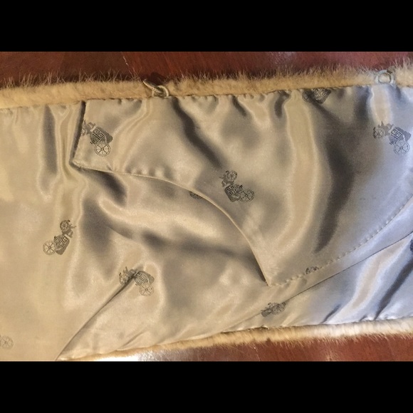 Mink - Picture 3 of 4